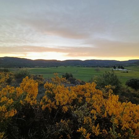 Alojamiento Rural El Cerro Fresneda de la Sierra ภายนอก รูปภาพ